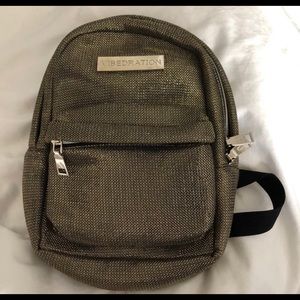 Vibedration hydration camelback.